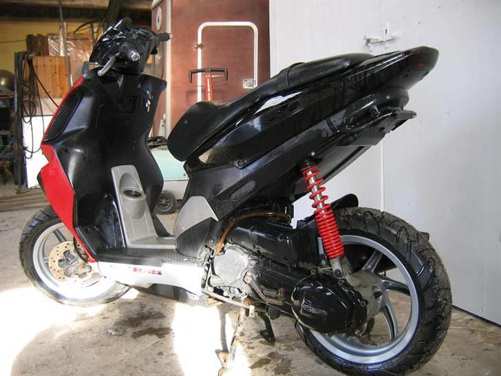 Piaggio nrg Power. byttet. - det er den røde hvis i skulle være i tvil (: tidliger ejers billed. som jeg låner til jeg lige selv får taget nogen billede 5