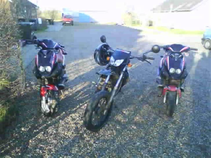 PGO PMX SPORT Byttet - Fik lige besøg af en kammerat og hans kammerat! (: Gav dem begge baghjul og vi var 2 på PMXen med for tunge rulle! :P billede 2