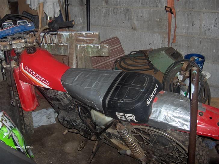 Kawasaki 85.ccm              solgt - det er min fars crosser mærke:::suzuki 175kubik billede 3