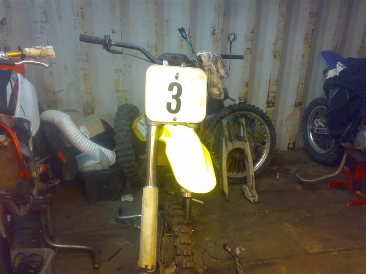 Suzuki Rm 125 / 85 SOLGT - Der er lang vej endnu billede 9