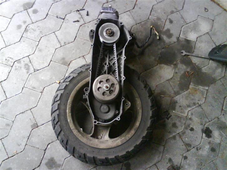 Yamaha Neos  SOLGT - ved at skifte krumtap og membran billede 9