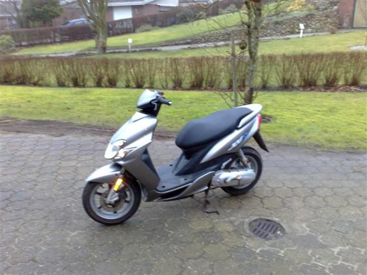 Yamaha jog r  (solgt) billede 1