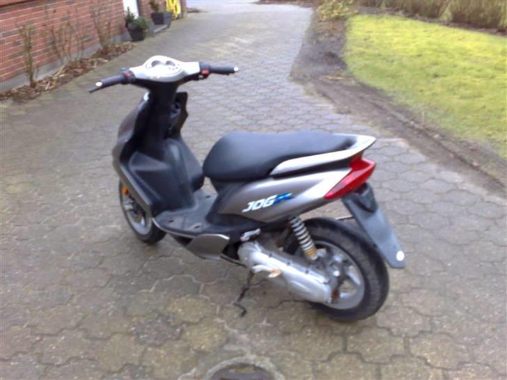 Yamaha jog r  (solgt) billede 2