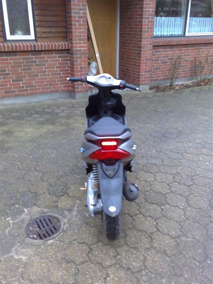 Yamaha jog r  (solgt) billede 4