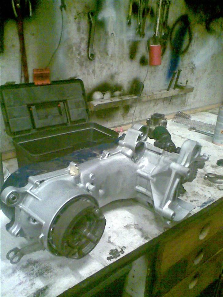 Yamaha jog fs (projekt) - motor 2: motoren skinnere mere end kickstarterskjoldet. :D billede 20