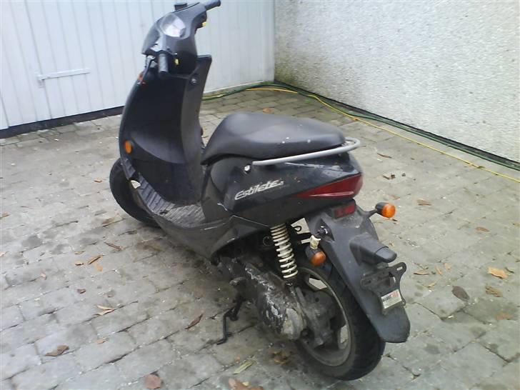 Suzuki Estilete *SOLGT* billede 1
