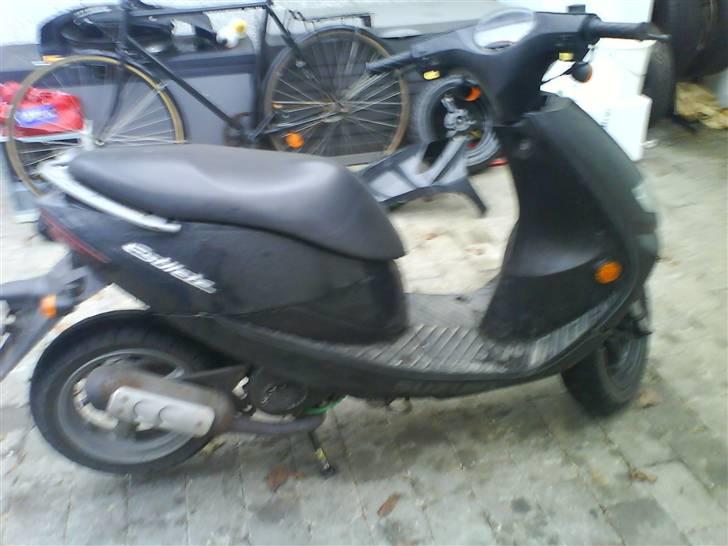 Suzuki Estilete *SOLGT* billede 3