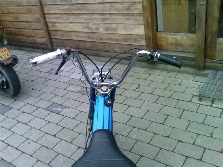 Puch Maxi P/K "SOLGT" - Kromstyr og choppersæde. (Mangler lim til det ene håndtag) billede 4