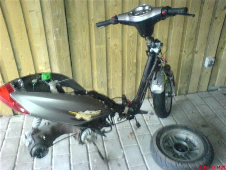 Yamaha Jog R - *BYTTET* :'( - Sådan der så den ud der jeg fik den D 27/12 07´ billede 11