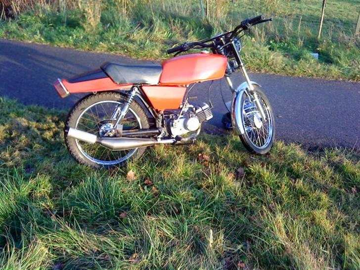 Suzuki dm 50solgt Savner dig :'( - flot der i solen  billede 1