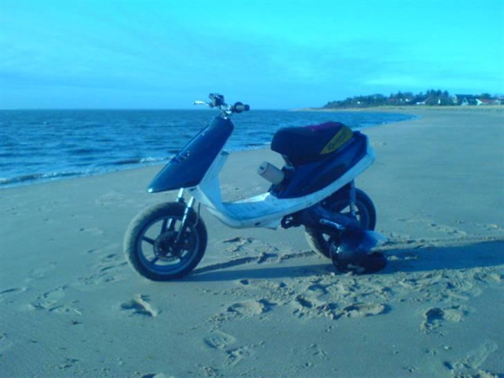 Yamaha jog as sr 50 sd  - lidt mer fra strand turen dog lidt før på dagen :) taget med mobil  billede 13