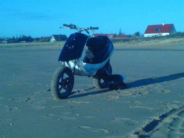 Yamaha jog as sr 50 sd  - lidt mer fra strand turen dog lidt før på dagen :) taget med mobil  billede 15