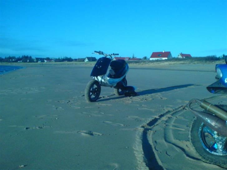 Yamaha jog as sr 50 sd  - lidt mer fra strand turen dog lidt før på dagen :) taget med mobil  billede 16