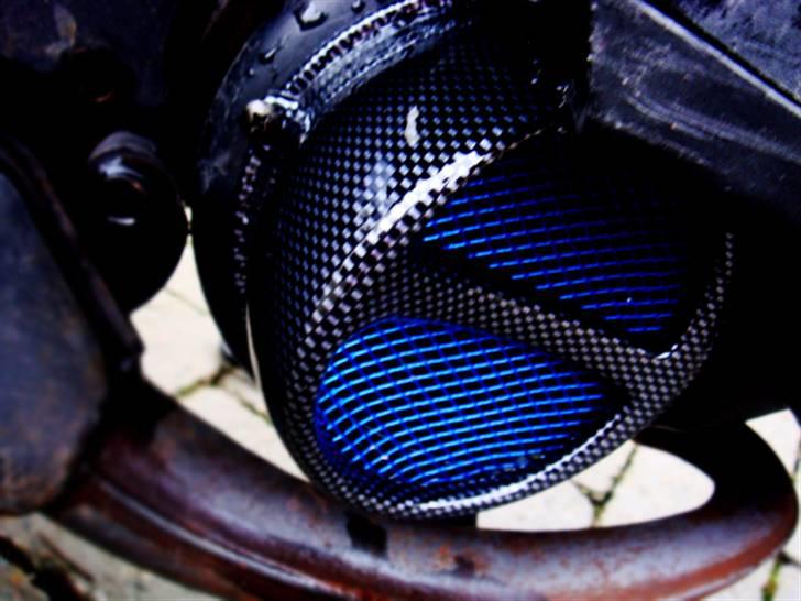 PGO ~ Hot 50 ~ (BYTTET) - Carbon grisetryne med gitter billede 17