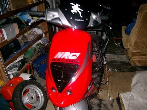 Piaggio NRG SOLGT - legede lii lidt med hebo-mærker :P har pillet det øverste af igen.. billede 9