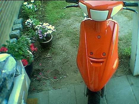 Yamaha Jog (solgt) - Sådan ser jogen ud nu...  den er ikk helt færdig.. billede 5