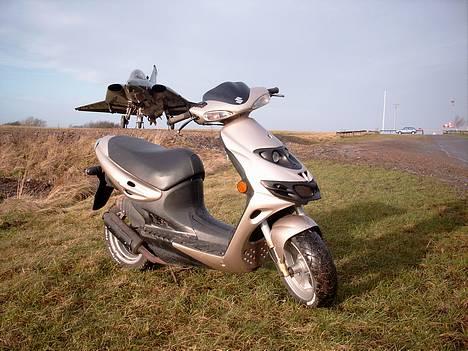 Suzuki Katana - Så kom der klare glas hele vejen rundt og en ny gaffel ;-) billede 1