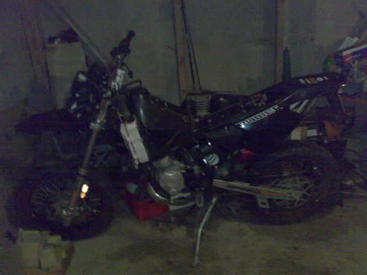 CPI Super Motard (byttet)  - min cpi der er lettere adskilt pga mont. af tun billede 3