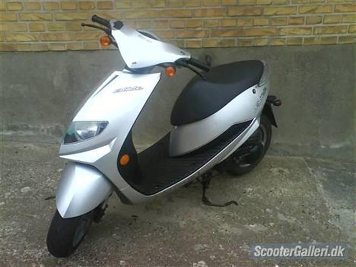 Suzuki Estilete  (Vens scooter) billede 1