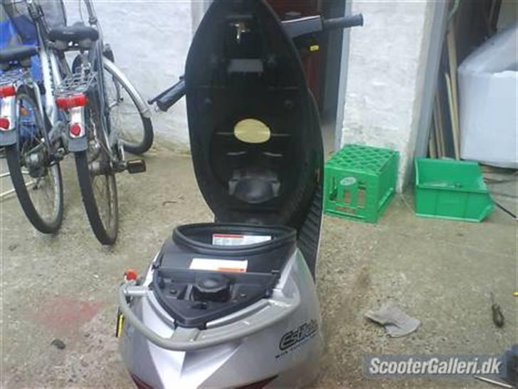 Suzuki Estilete  (Vens scooter) billede 7