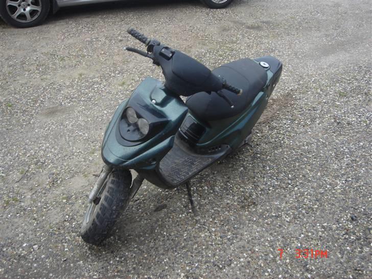 PGO hot 50 hverdags scooter  - lånte lige skjolde fra den anden hot da jeg havde dem begge:D billede 5