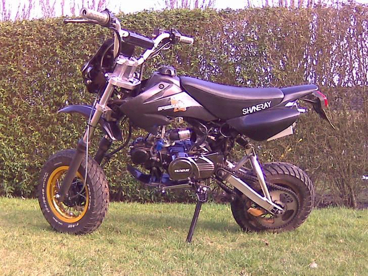 Sinski Shineray  - Fra siden. Billedet er taget d. 7-2-08 ;) taget med mobil :s billede 15