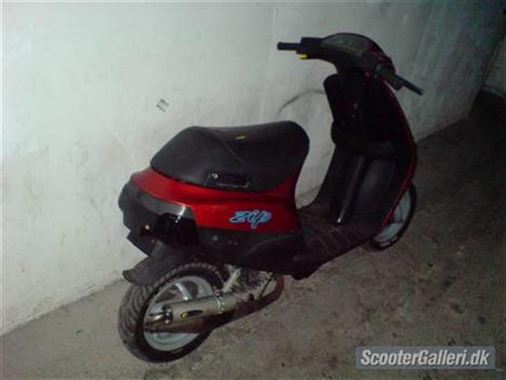 Piaggio Zip - sårn så den ud der jeg fik den fra den gamle ejer ;b billede 2