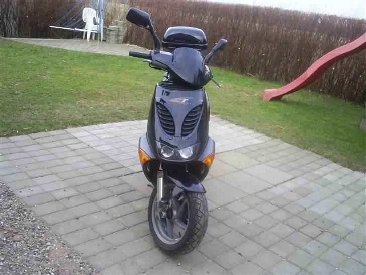 Aprilia SR 50 (SOLGT) billede 1