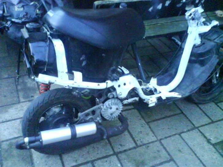 Yamaha Jog FS SOLGT! - Den kørte a H til med den lorteudstødning :P  billede 4