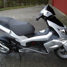 PGO G-MAX