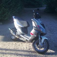 Piaggio NRG Power {miss Kyed}