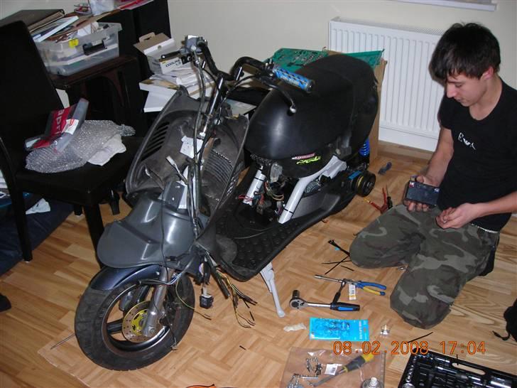 Aprilia sonic edition - han ved hvad han laver, han er rigtig dygtig os ham der har poleret forgafflen  billede 9