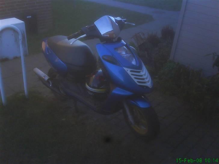 Aprilia Sonic solgt - Den er lidt beskit på billedet men det skal i ikk tage jer af:D billede 19