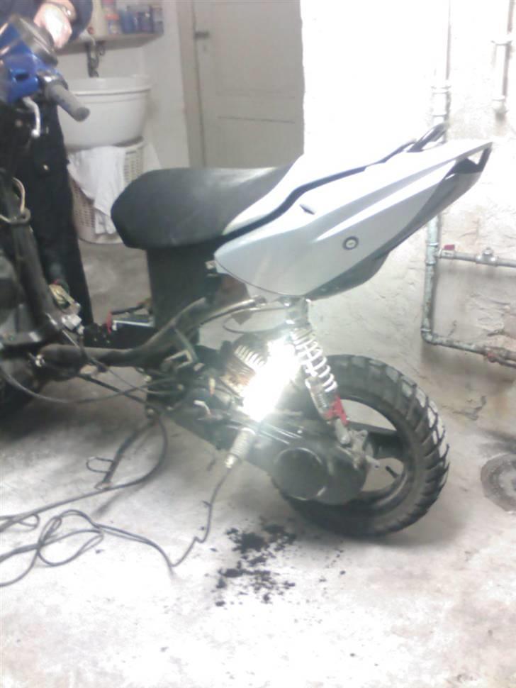 Peugeot Speedfight 2 - Så er projektet gået igang. - Her er det røven der er blevet hævet :) Gerne smid en kommentar billede 15