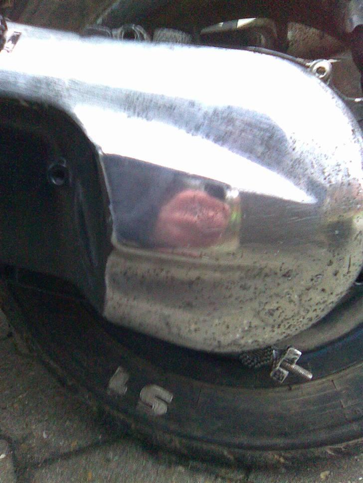 Yamaha Jog Fs  STJÅLET - Vario skjold vandslebet med korn 100. og derefter noget autosol,. og så bare pusset det op. billede 20