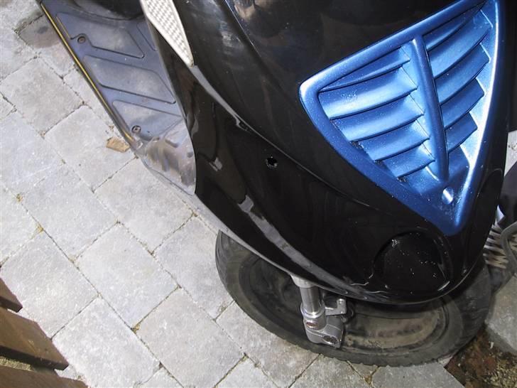 Piaggio Nrg Mc3 - Malet Grill , nyt fronskjold , ny forgaffel , Efter renovering :D billede 7