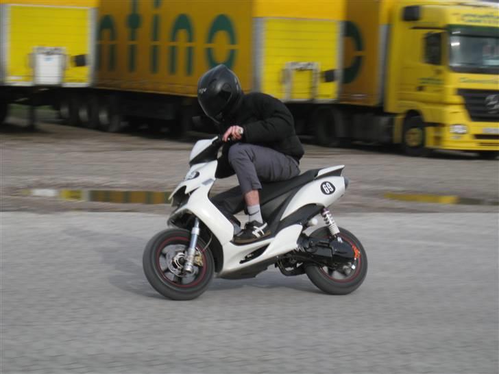 Yamaha Jog RR Solgt billede 18