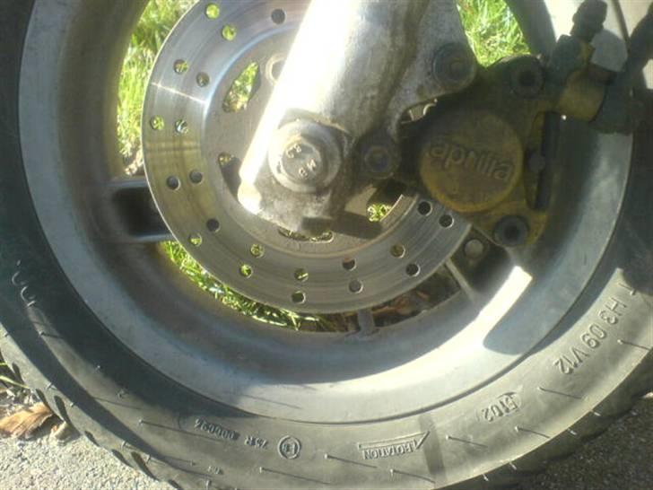 Aprilia Sonic Solgt. - fin lille skivebremse? skal nok lige have skiftet bremseklodserne(:  billede 9