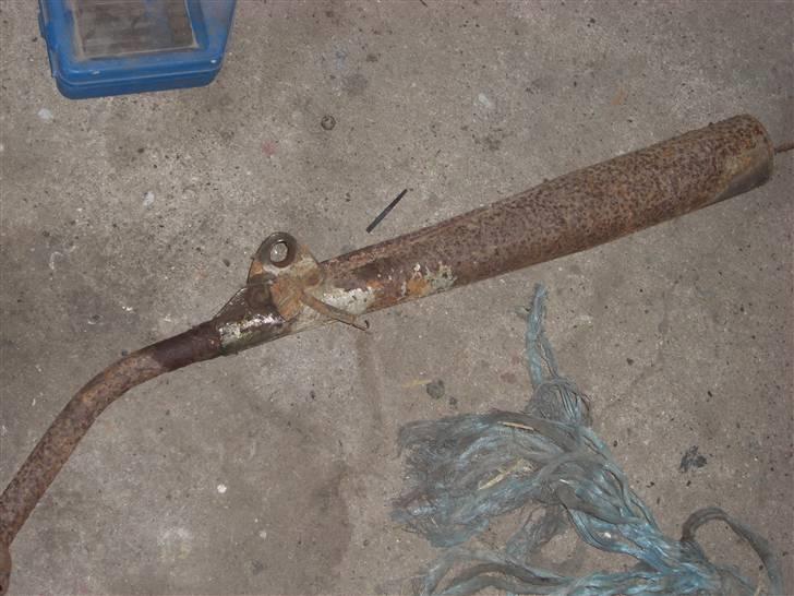 Tomos 2 fodgear (solgt) - gammel udstødning virker ikke den er for rusten til at den kan bruger nogle forslag til vilken jeg skal have på billede 10