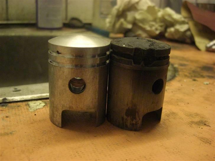 Tomos 2 fodgear (solgt) - ny og det gamle stempel som der mangler en stempelring i og det er smadret lidt  billede 11