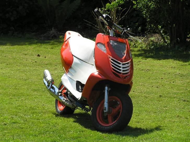 Aprilia Sonic LC solgt - Nyt.. Nyvasket i dejligt vejr. Bundskjold kommer på når jeg får malet mit inderskjold om. billede 19