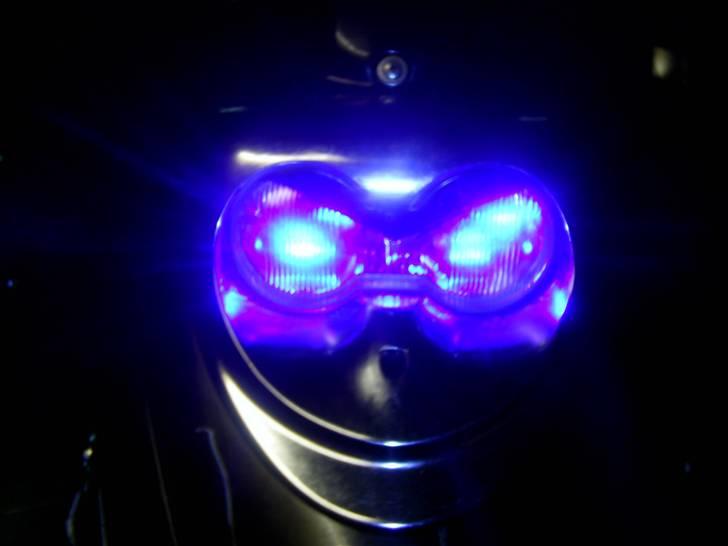 PGO hot 50 byttet - ond forlygte billede 2