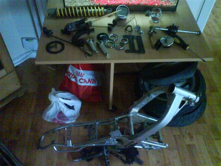 Suzuki street magic (SOLGT) - Her er stelet næsten klar skal lige ha lavet motorophæng til den nye motor billede 10