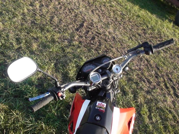Gilera SMT - d(-_-)b Solgt - ved er installere de to nye ure ... omd og speedo begge fra koso billede 11