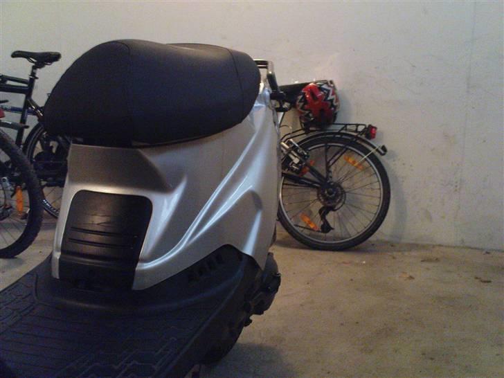 PGO Hot 50 = solgt = billede 5