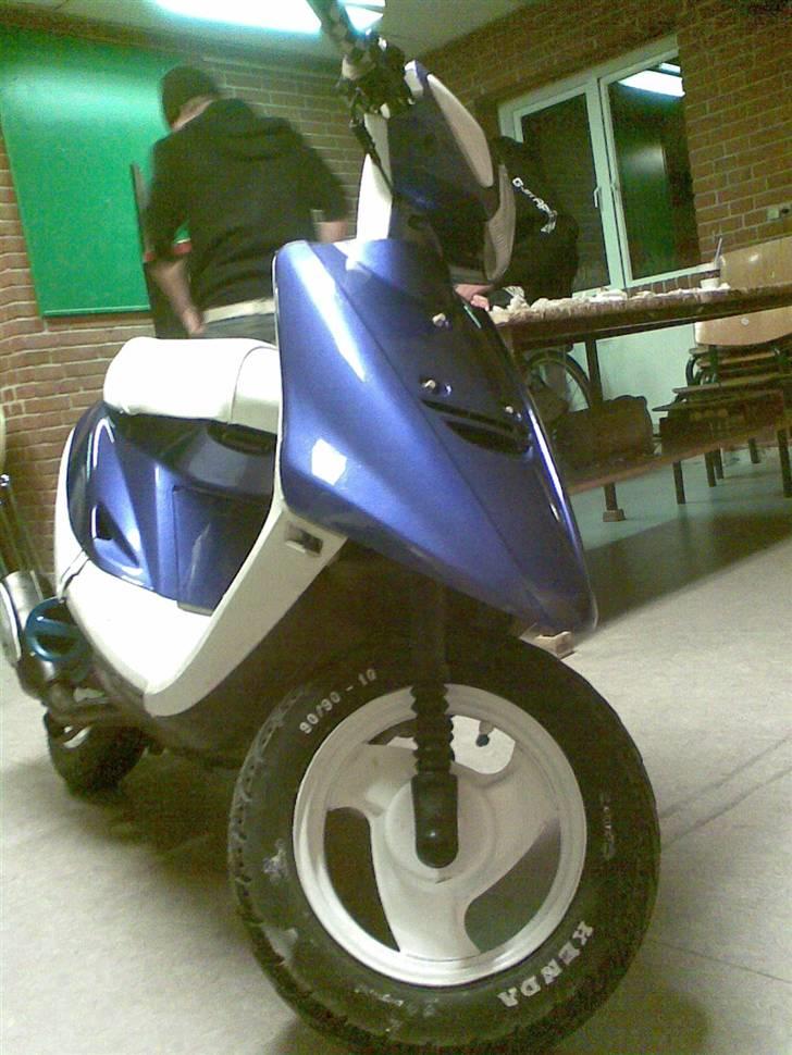 Yamaha jog Solgt billede 9