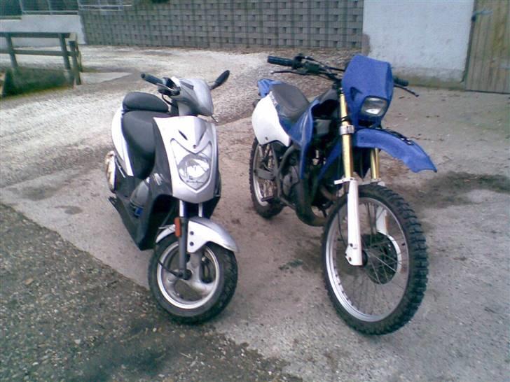 Kymco Agility 50 Hverdags(: - Min kymco og henses RMX billede 16