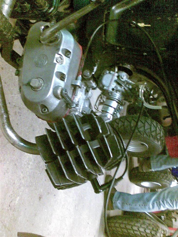 Puch Monza SOLGT - motoren har lige fået skiftet alle simmerringe + højre krumtap lejre (det der sider ind med gearkassen)  billede 13