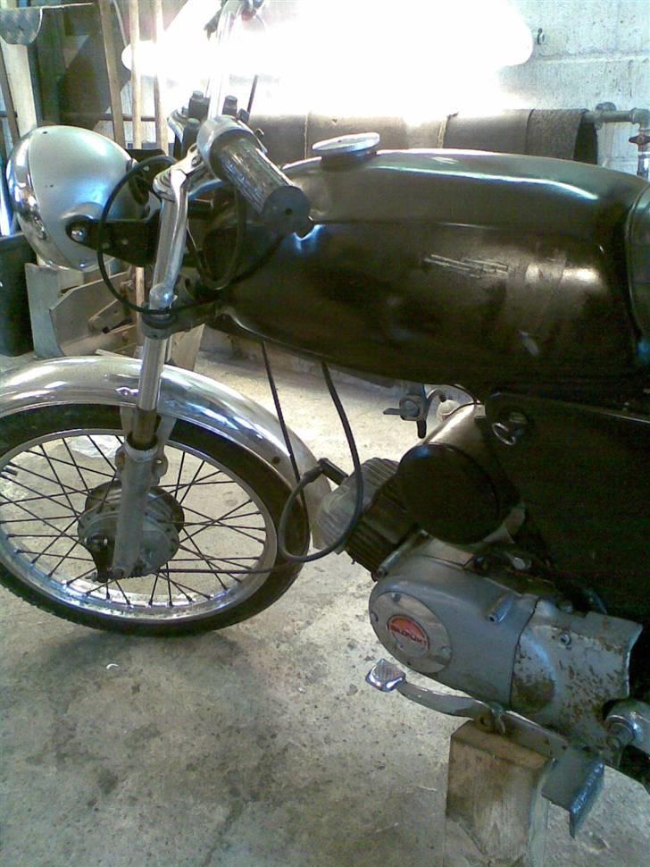 Suzuki K 50 4 gear - tanken med bulerne billede 7