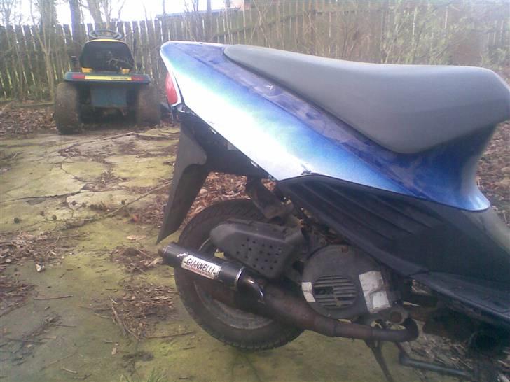 Suzuki ap 50 adrees (byttet) - som den så ud 21-02-2008 og for den farve her har den været gul og sort for 2 år siden billede 19